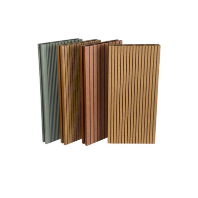 ร่องกันลื่น WPC Decking Boards แผงกลางแจ้ง Road Park Engineering Floor Plank 140x25mm Grey Tan