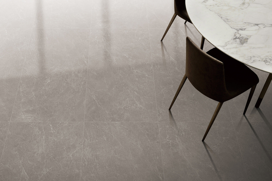 600x1200mm กระเบื้องโปร์เซลีนกระจกอ่อนสําหรับร้านขายเครื่องประดับ