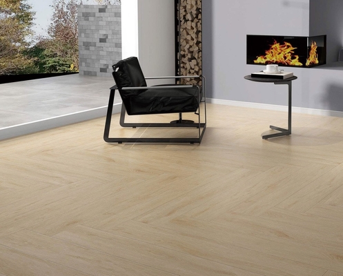 กันความชื้น 200x1200 มิลลิเมตร สายโปร์เซลีนไม้สีเหลืองสีน้ําตาล สายโปร์พื้นที่มิตรต่อสิ่งแวดล้อม สําหรับการตกแต่ง