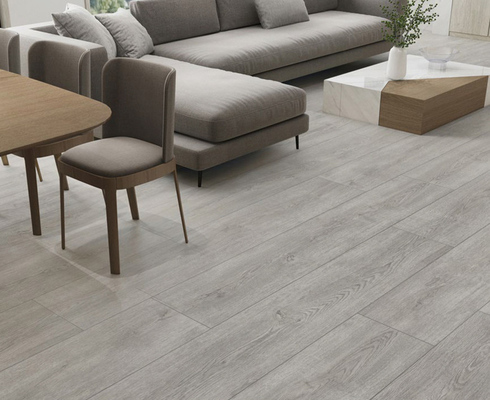 กระเบื้องพื้นสีเหลืองสีเทาและแอนติแบคทีเรีย 250x1500 มิลลิเมตร สาย Porcelain ไม้สําหรับห้องนั่งเล่นและครัว