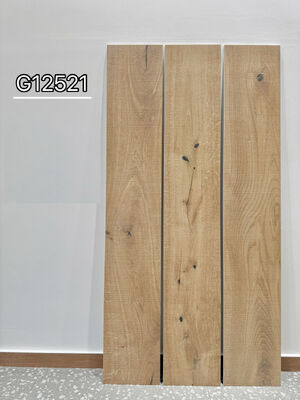 กระเบื้องพื้นโปรเซลีนภายในห้อง 200x1200 มิลลิเมตรสีเหลืองที่เป็นมิตรต่อสิ่งแวดล้อม สําหรับห้องอาหารและสํานักงาน